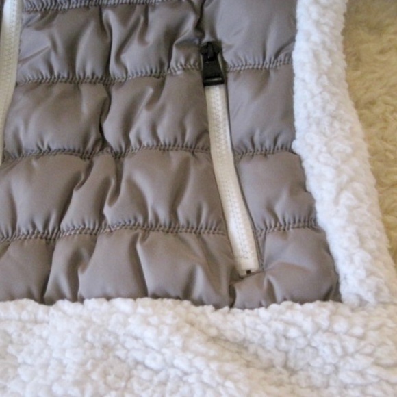 ** Host Pick** Calvin Klein Performance Sherpa Trimmed Vest - Picture 9 of 11